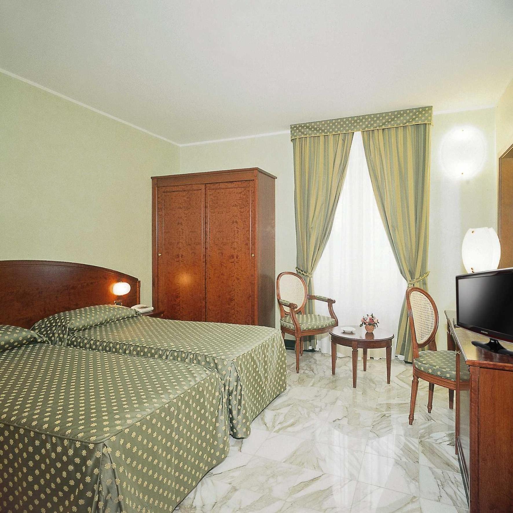 Hotel Ulivi アレンツァーノ エクステリア 写真