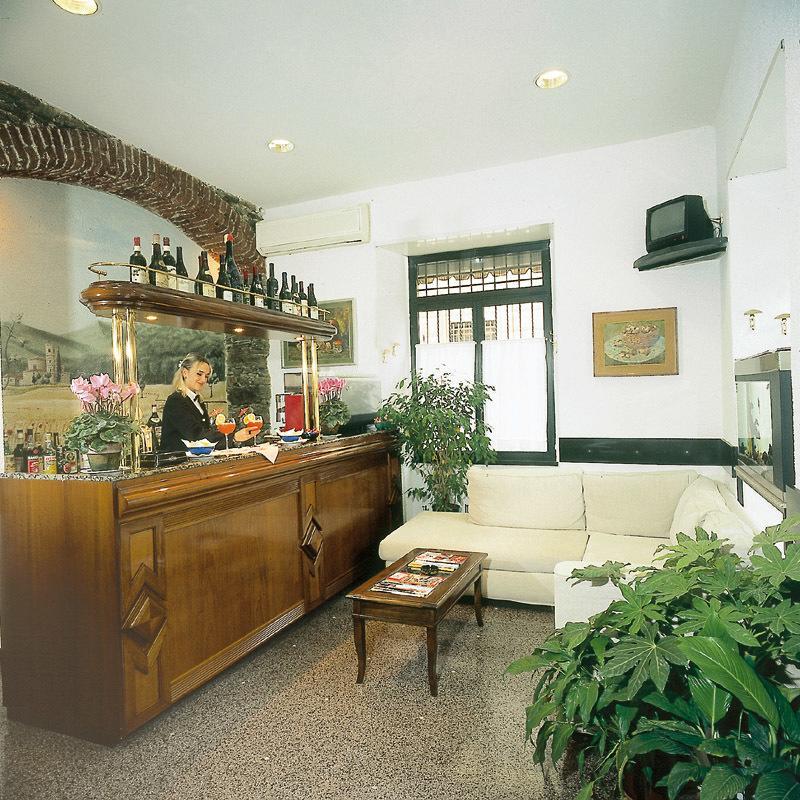 Hotel Ulivi アレンツァーノ エクステリア 写真